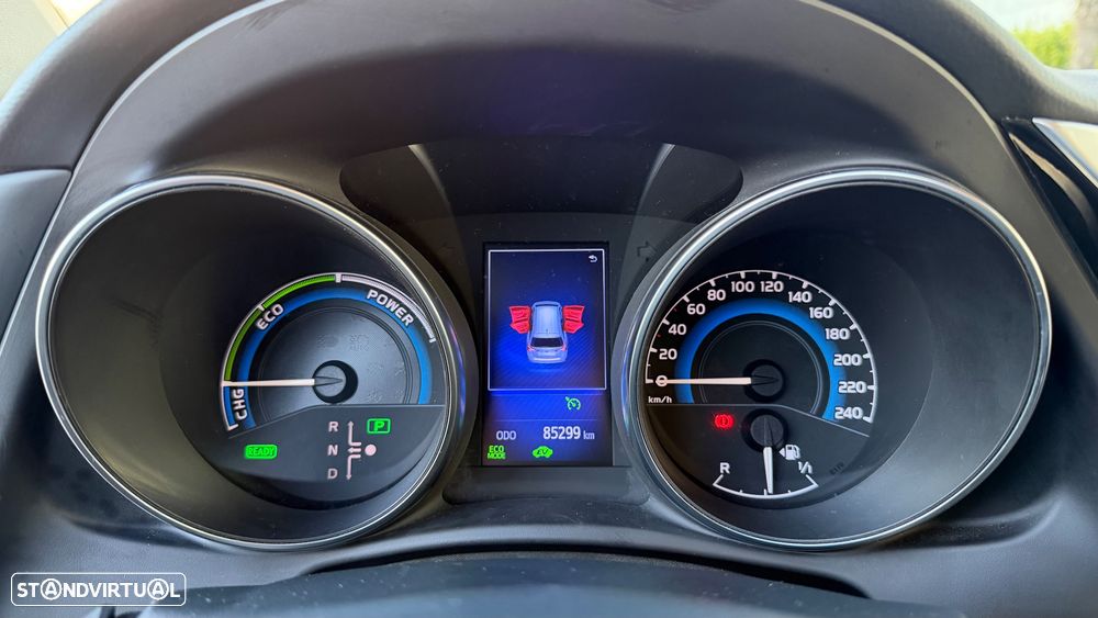 Toyota Auris Touring Sports 1.8 HSD Comfort +P.Techno+P.Sport - 29