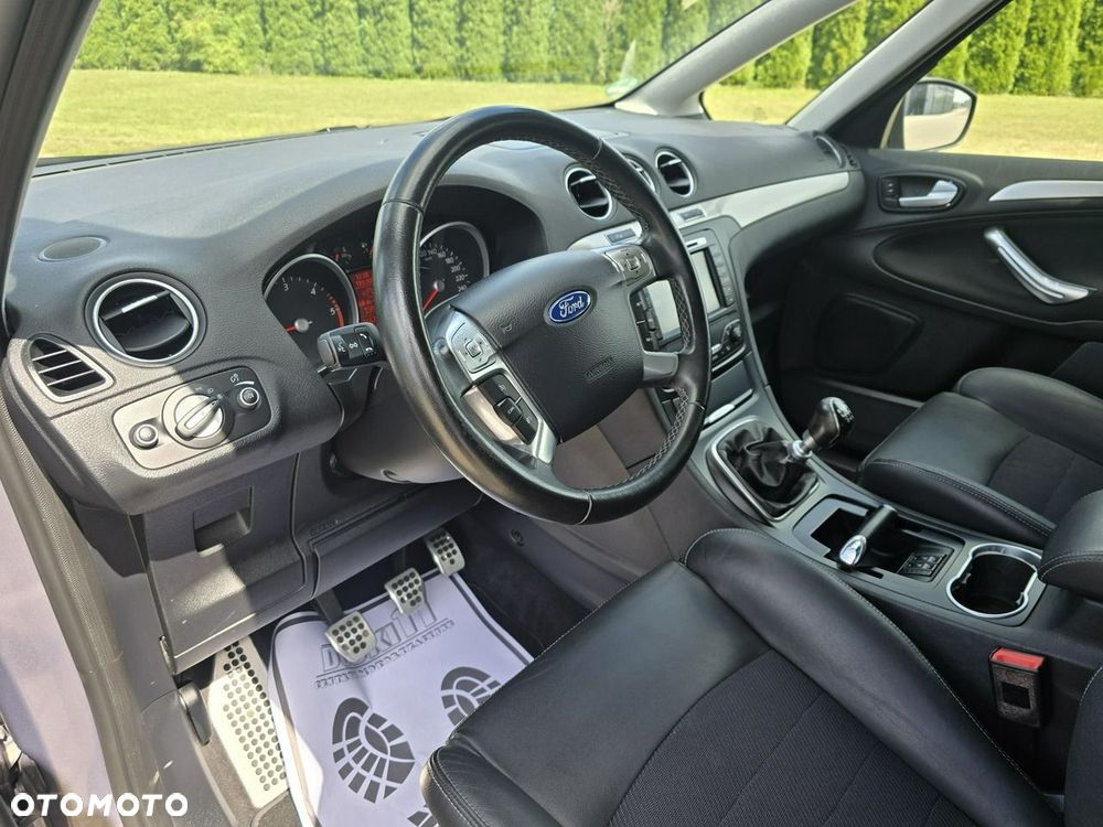 Ford S-Max - 16