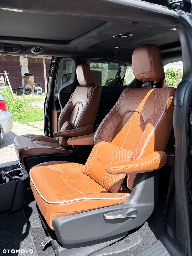 Chrysler Pacifica - 17