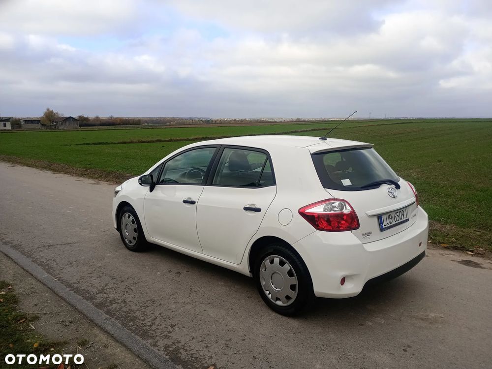 Toyota Auris - 5