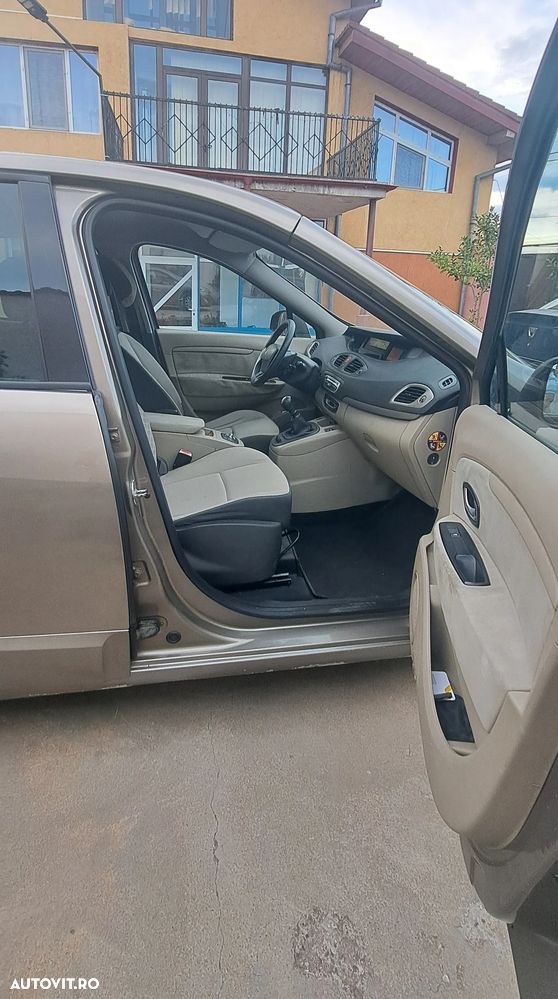 Renault Grand Scenic - 6