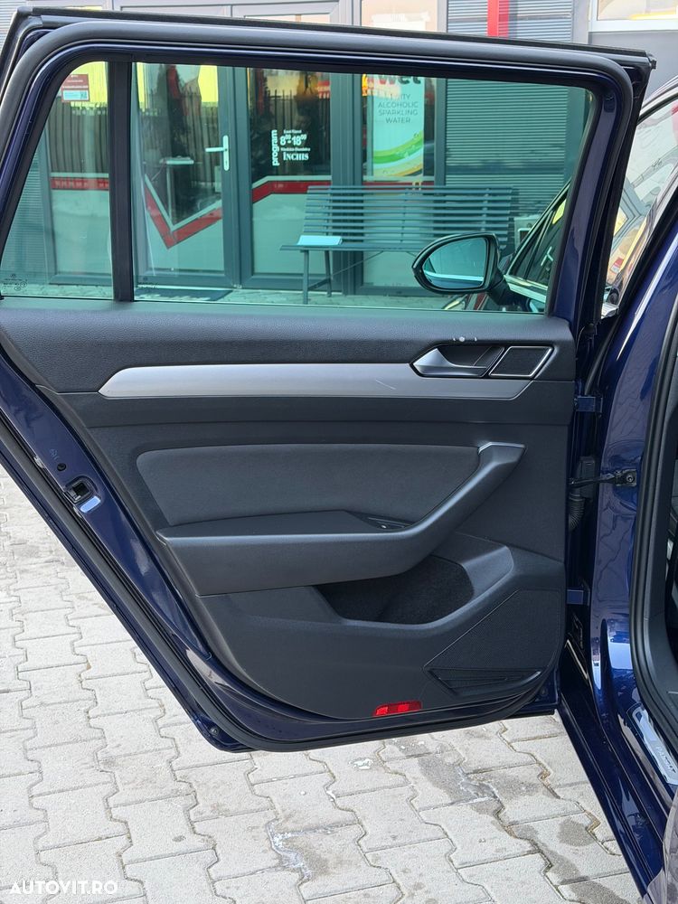 Volkswagen Passat 2.0 TDI SCR DSG Trendline - 21