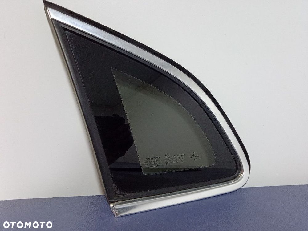 VOLVO V40 II SZYBA KAROSERYJNA TYŁ LEWA - 1