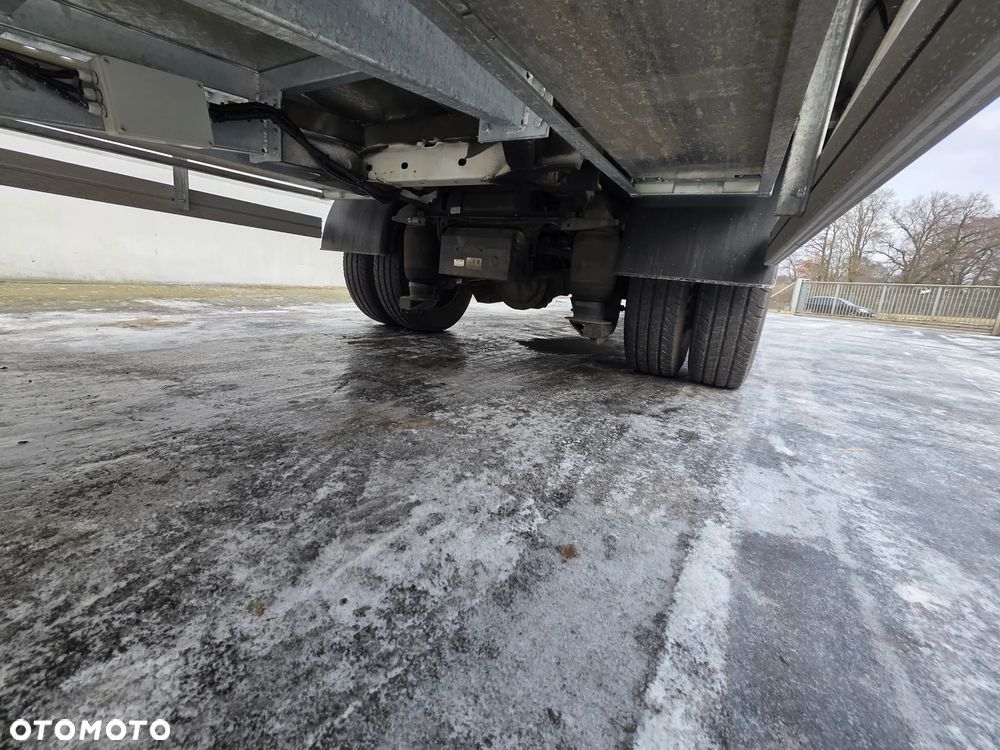 Mercedes-Benz Sprinter - 16