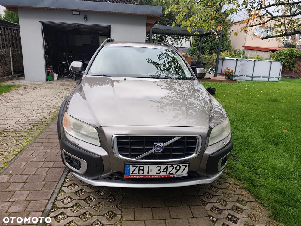 Volvo XC 70 D5 AWD Momentum - 3