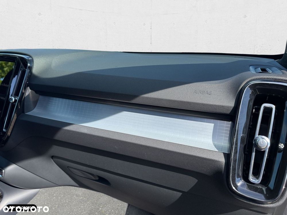 Volvo XC 40 - 24