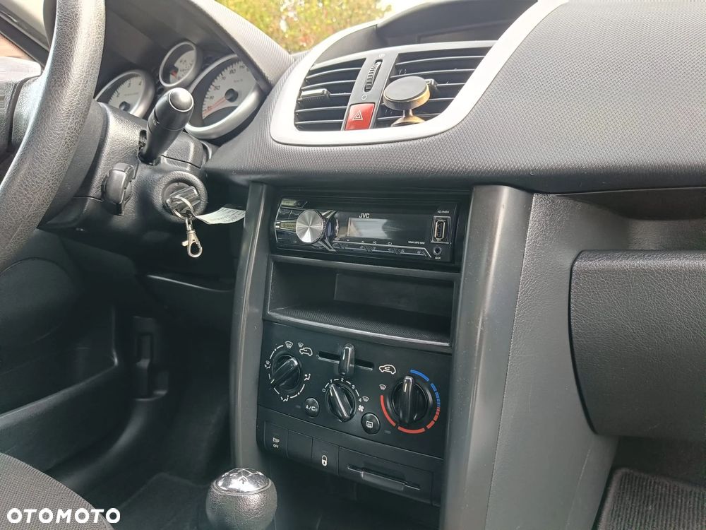 Peugeot 207 - 17