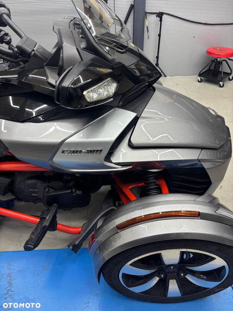 Can-Am Spyder - 6