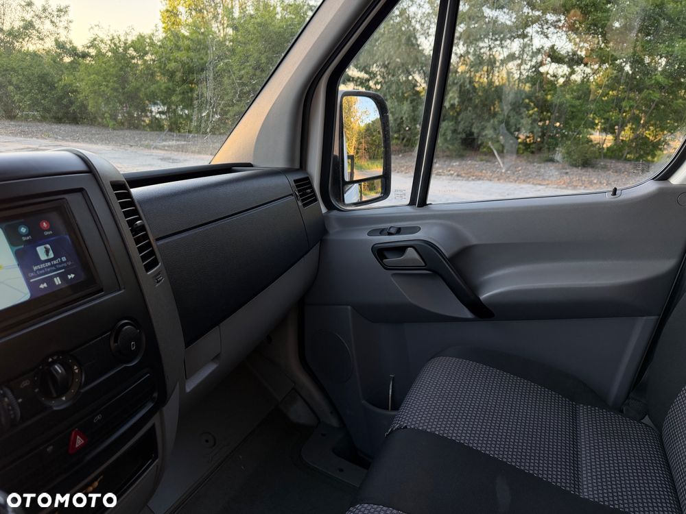 Mercedes-Benz Sprinter - 10