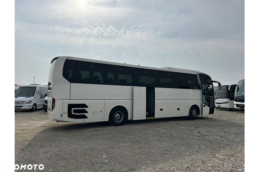 MAN Lions Coach - 24