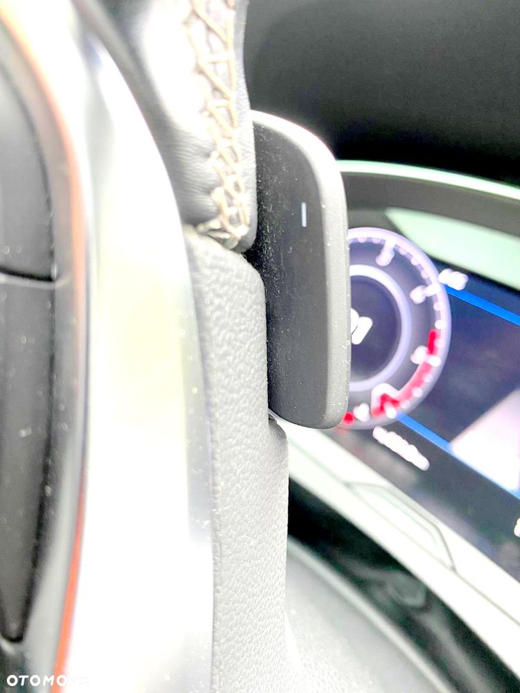 Volkswagen Arteon 2.0 TDI SCR R-Line Edition DSG - 27