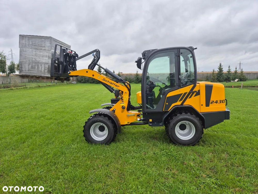 Schäffer Ładowarka Miniładowarka Schaffer 2430 - 2445kg Łyżka + Widły - 23