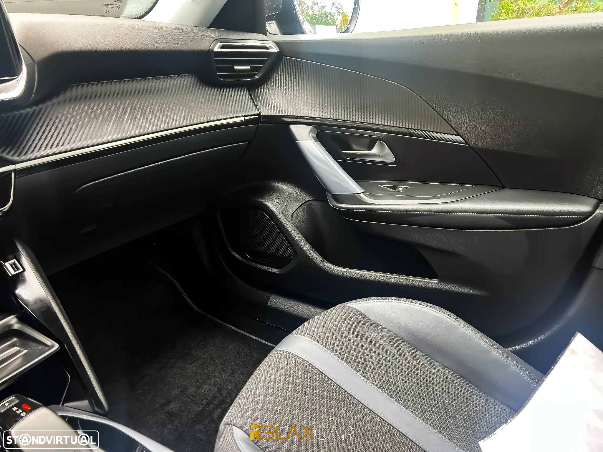 Peugeot 2008 1.2 PureTech Allure Pack EAT8 - 14