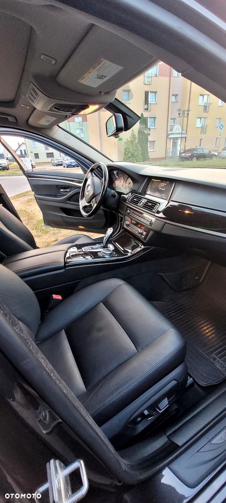 BMW Seria 5 528i xDrive - 12