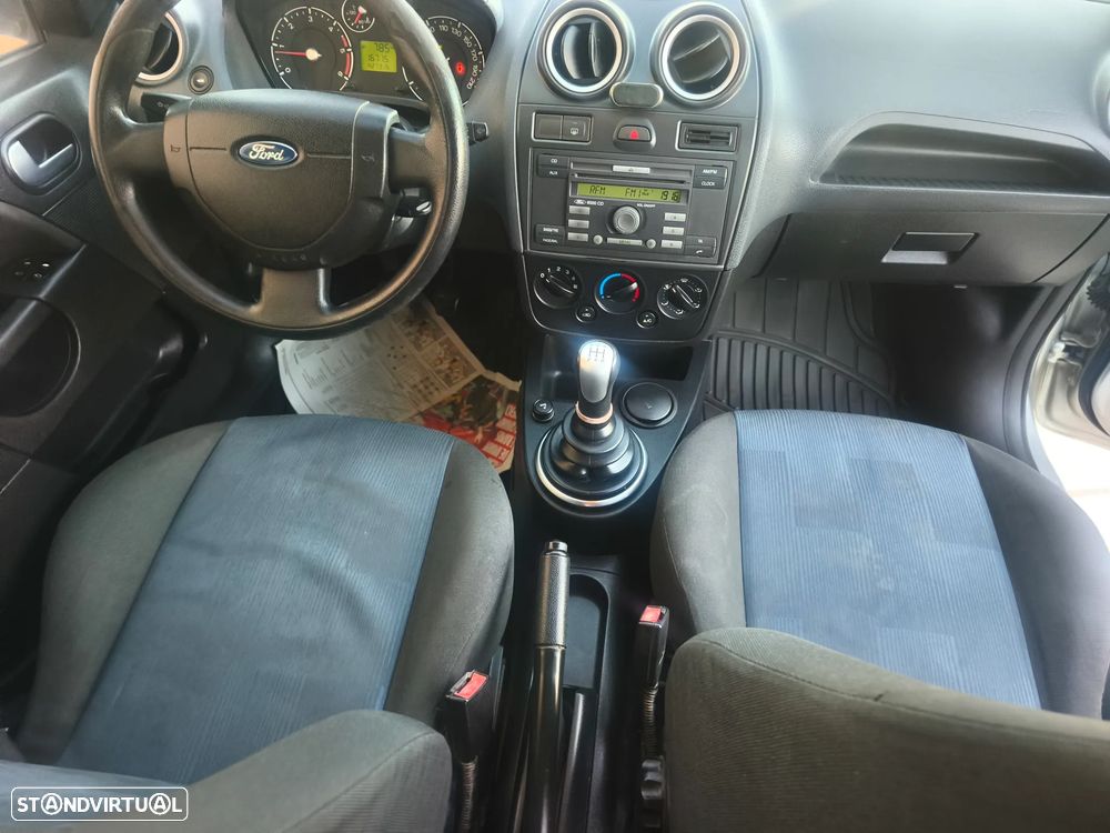 Ford Fiesta 1.4 TDCi First Edition - 16