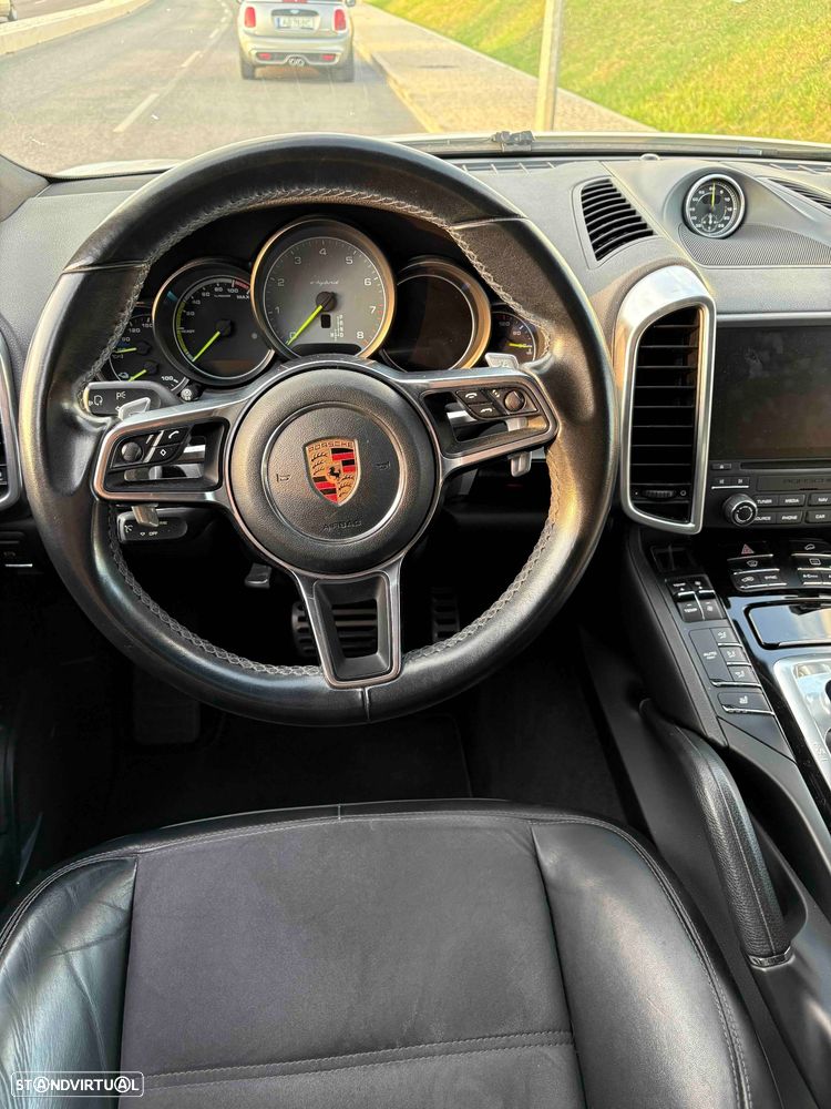 Porsche Cayenne S E-Hybrid - 7