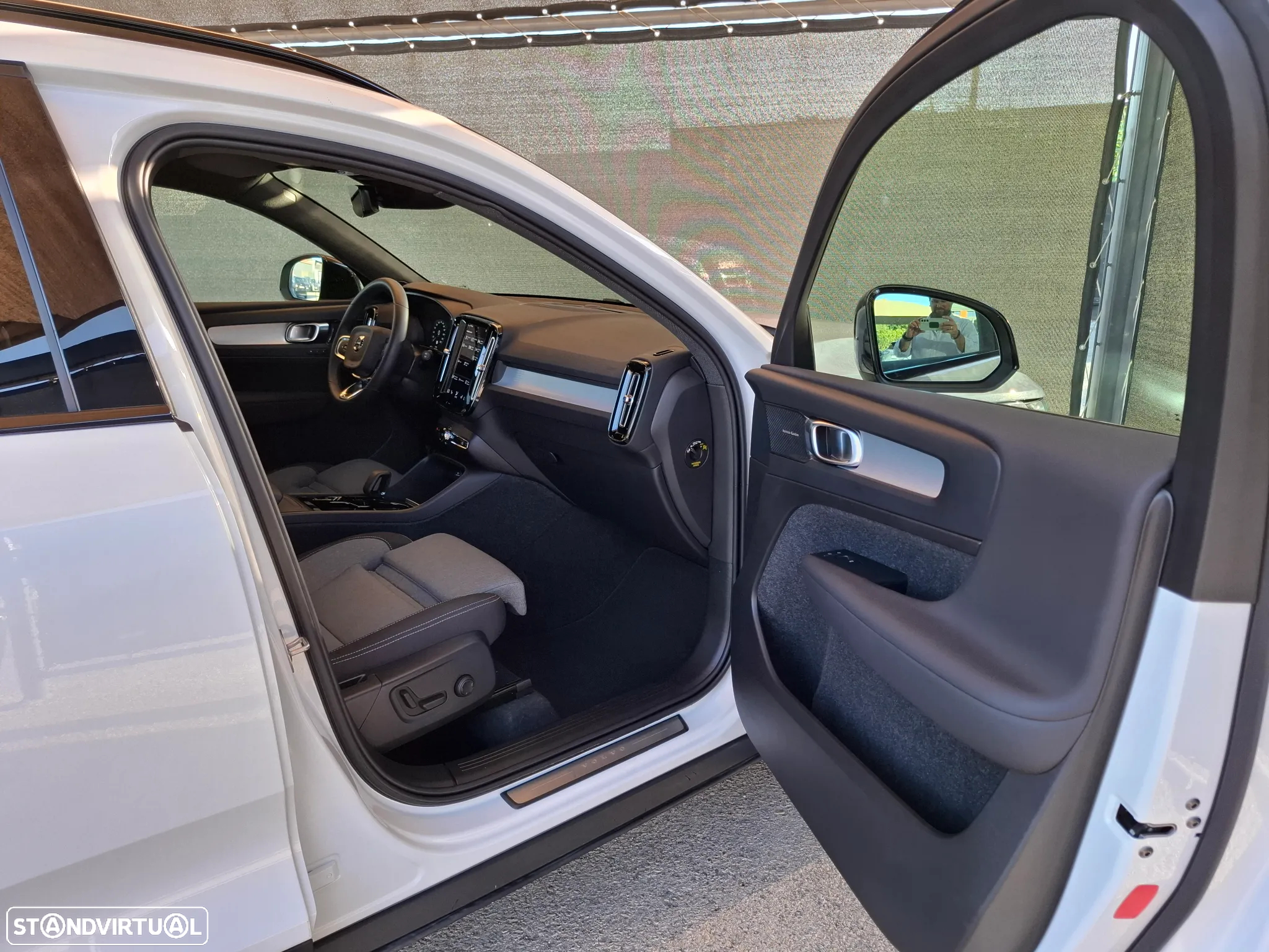 Volvo XC 40 1.5 T2 Plus Dark Auto - 40