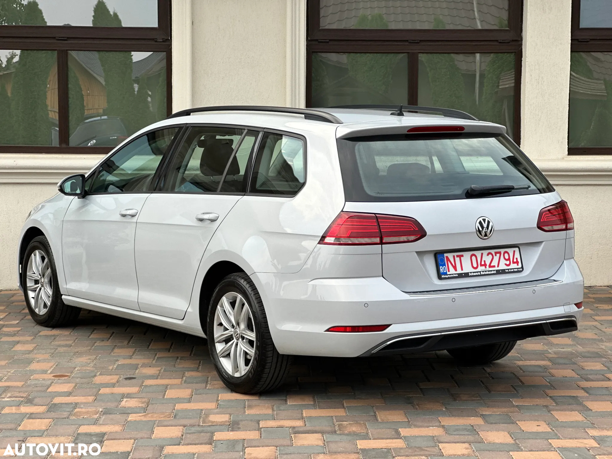 Volkswagen Golf Variant 1.6 TDI (BlueMotion Technology) Trendline - 4