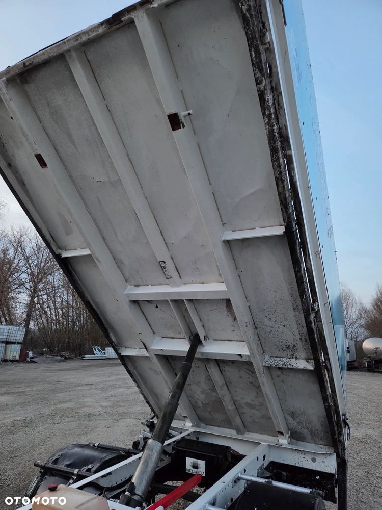 Renault Maxity Cabstar - 14