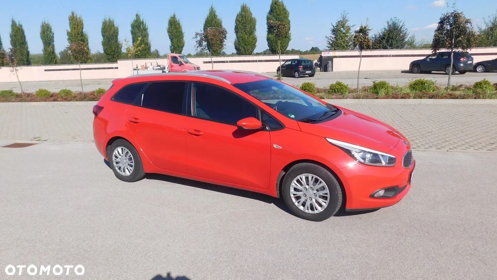 Kia Ceed - 22