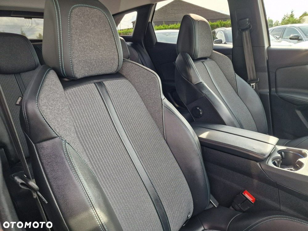 Peugeot 3008 1.6 PureTech Hybrid PHEV Allure S&S EAT8 - 22