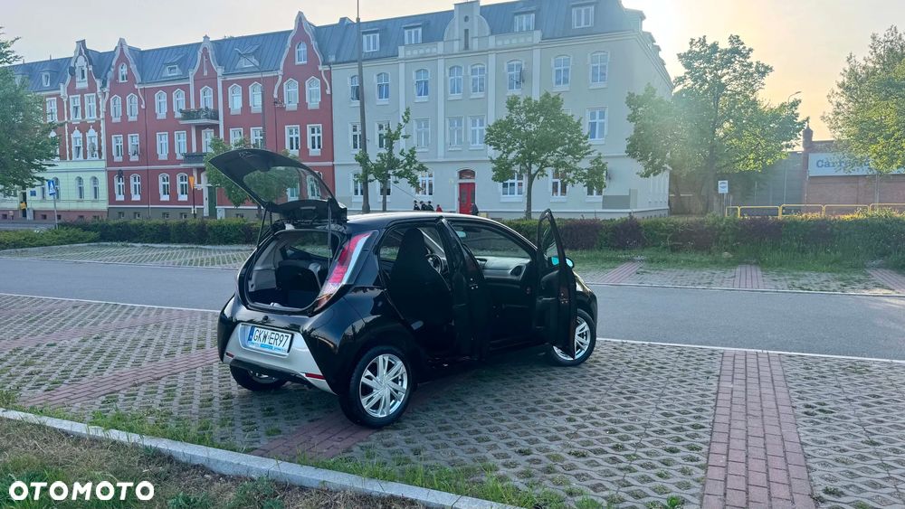 Toyota Aygo x-play Edition-S - 10