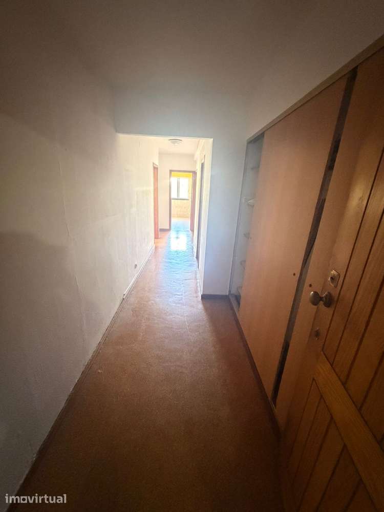 Apartamento T2 em Mercês próximo à estação - Grande imagem: 2/10