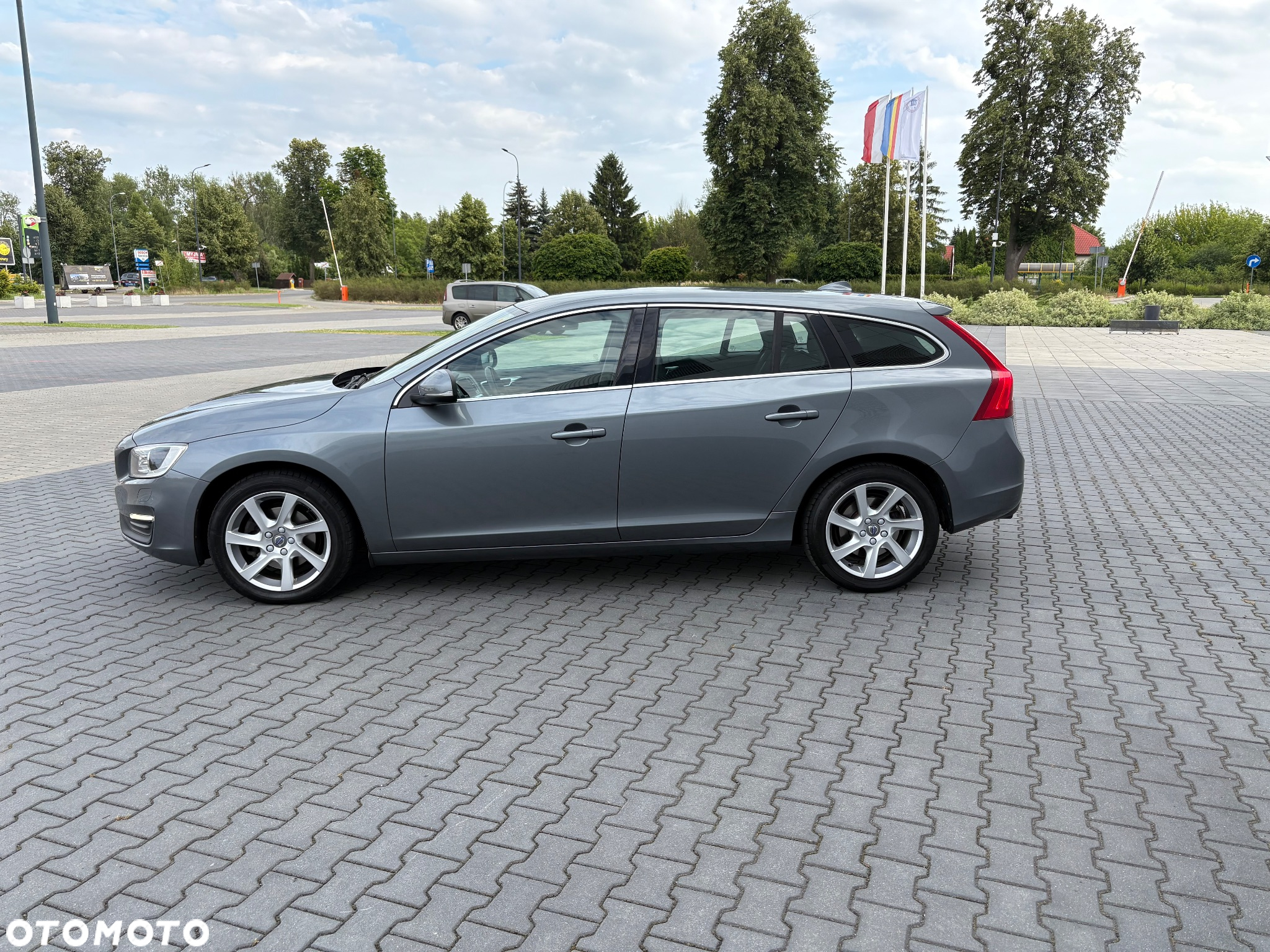 Volvo V60 D2 Momentum - 9