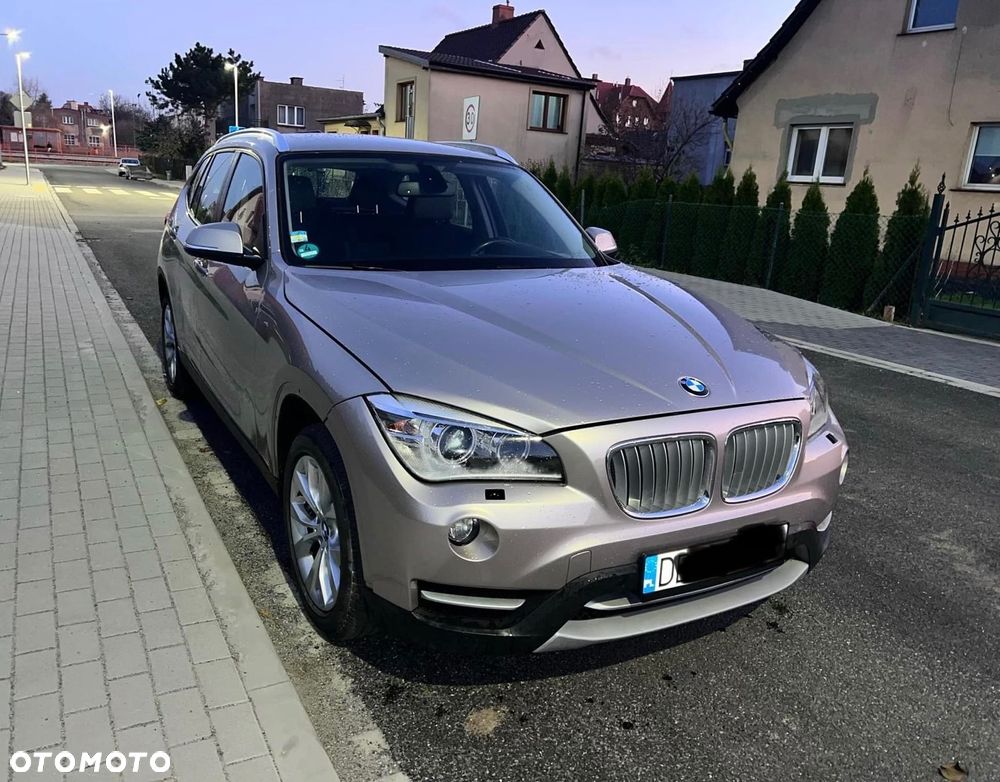BMW X1 xDrive20i - 1
