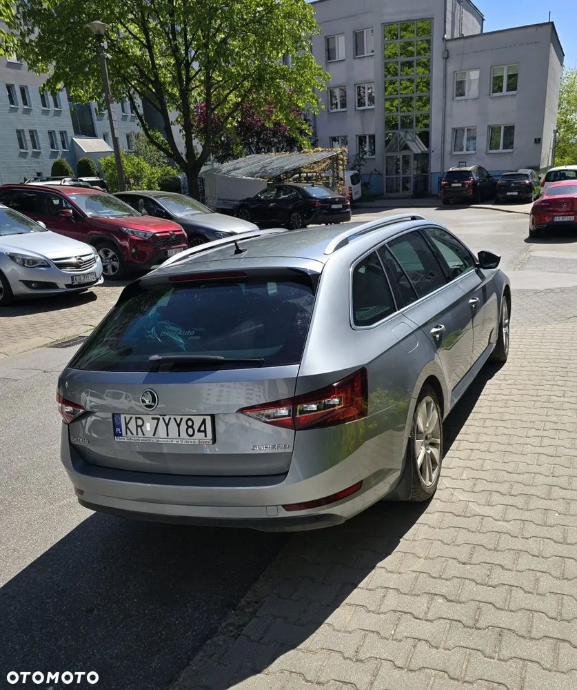 Skoda Superb 2.0 TDI Style DSG - 5