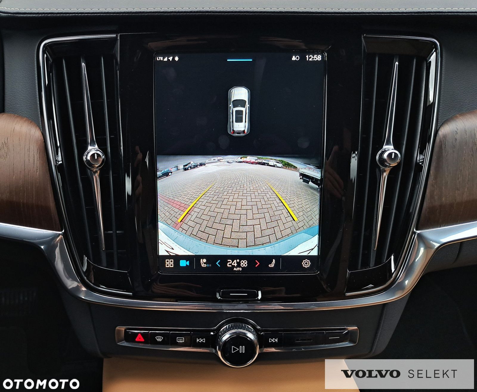 Volvo V90 Cross Country - 25