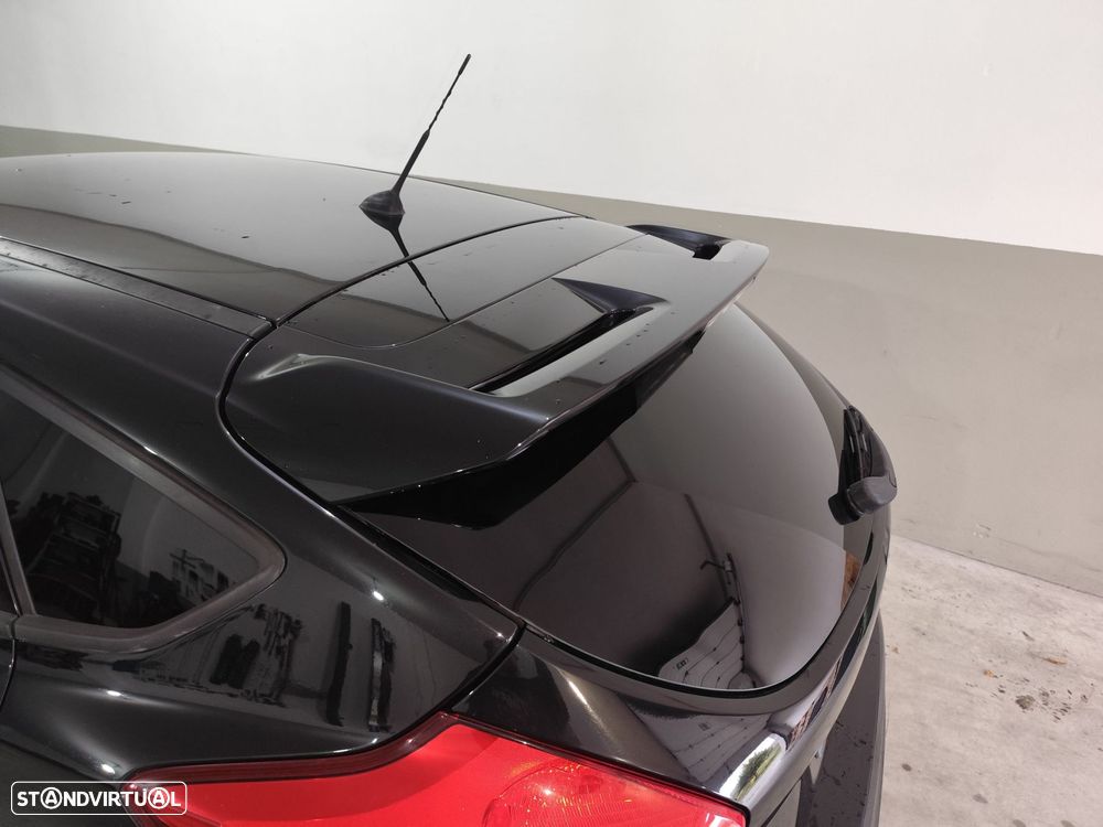 Ford Focus 2.0 TDCi ST-2 - 17