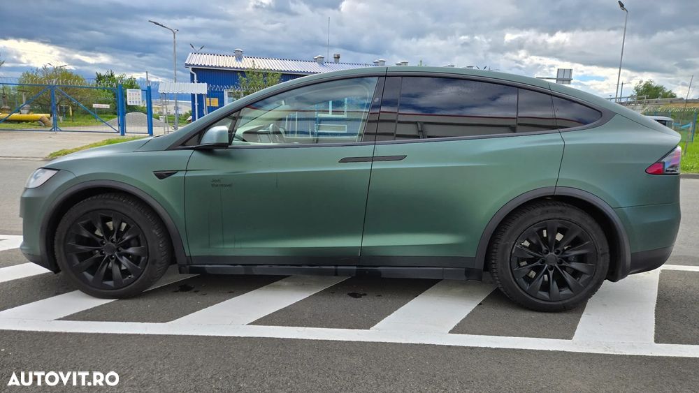 Tesla Model X - 2