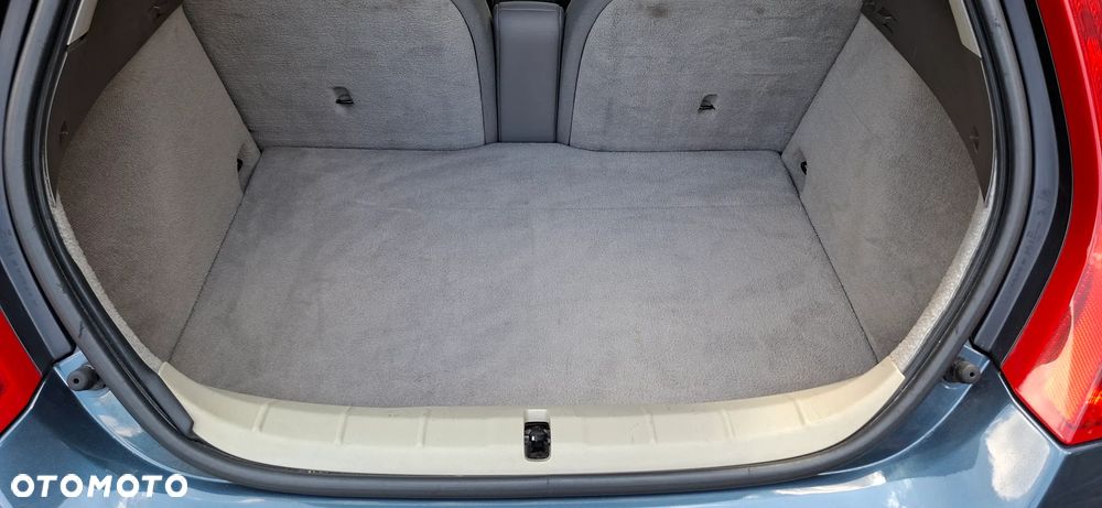 Volvo C30 2.0D Momentum - 12