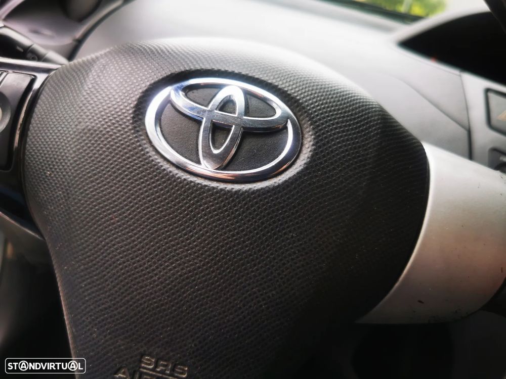 Toyota Yaris 1.0 VVT-i AC - 18