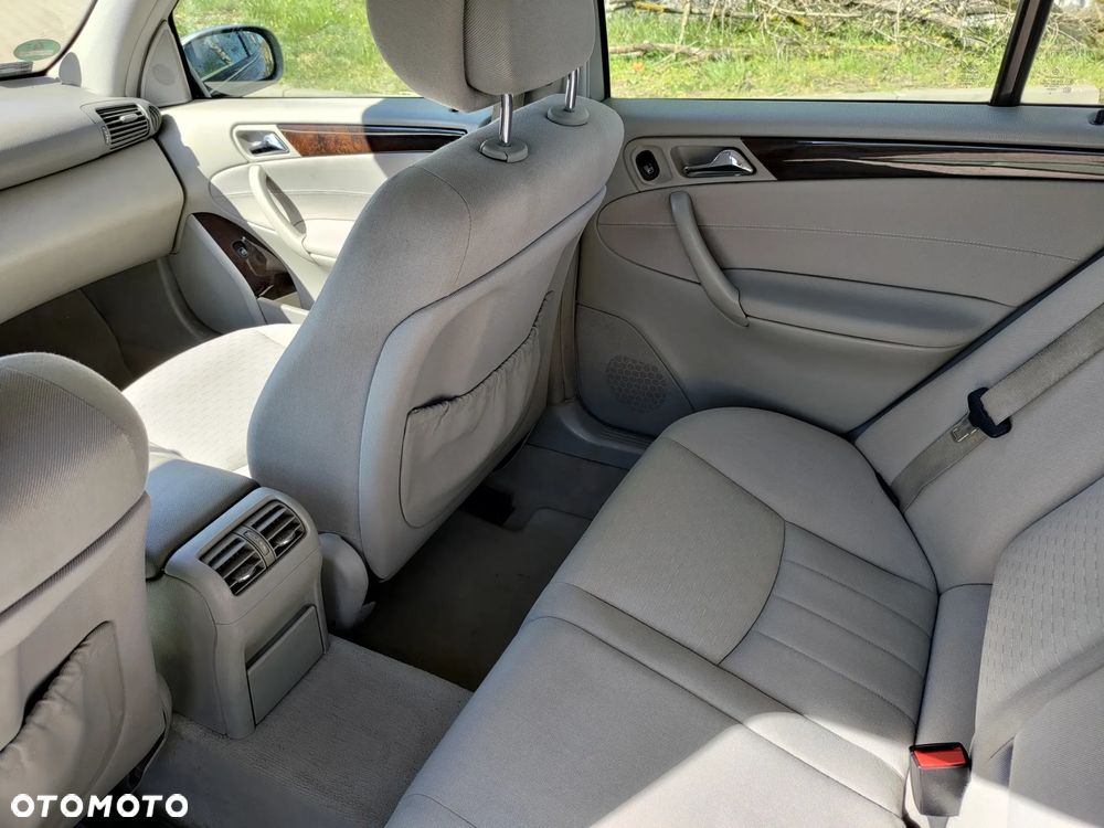 Mercedes-Benz Klasa C 220 CDI Elegance - 14