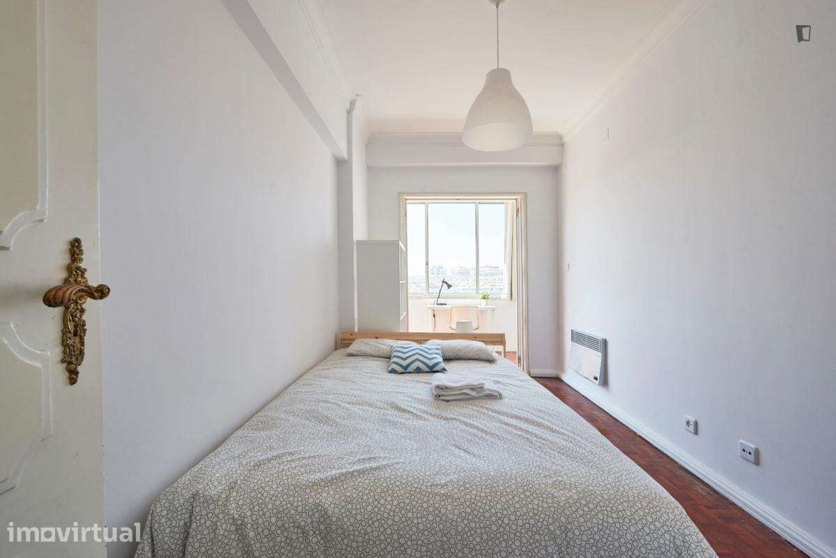Quarto - localizado em Benfica Lisbon - Grande imagem: 2/36