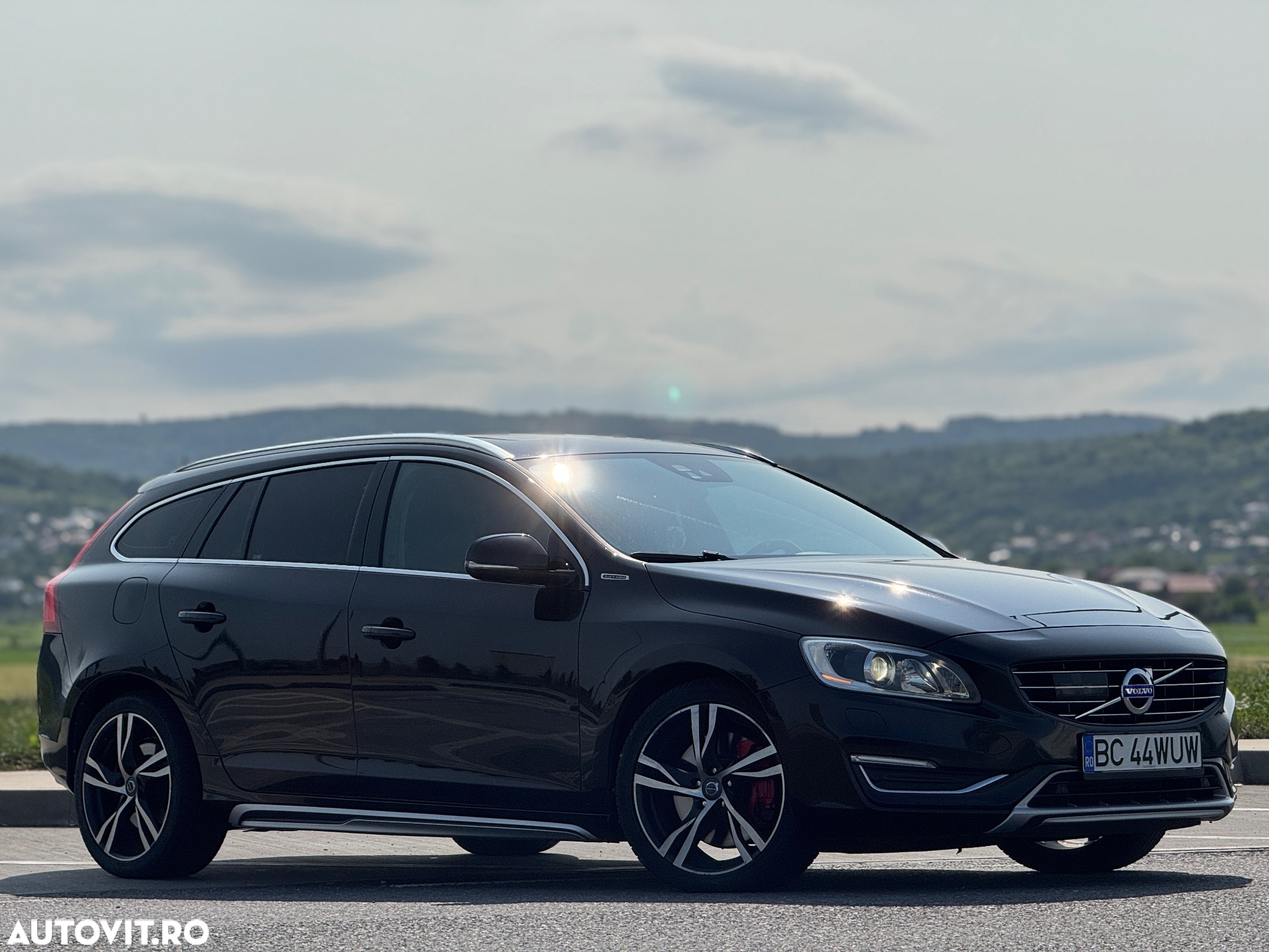 Volvo V60 D6 Plug-In-Hybrid AWD Geartronic Summum - 2