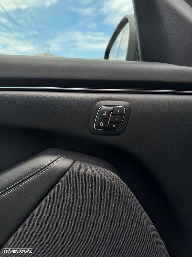 Ford Mustang Mach-E - 16