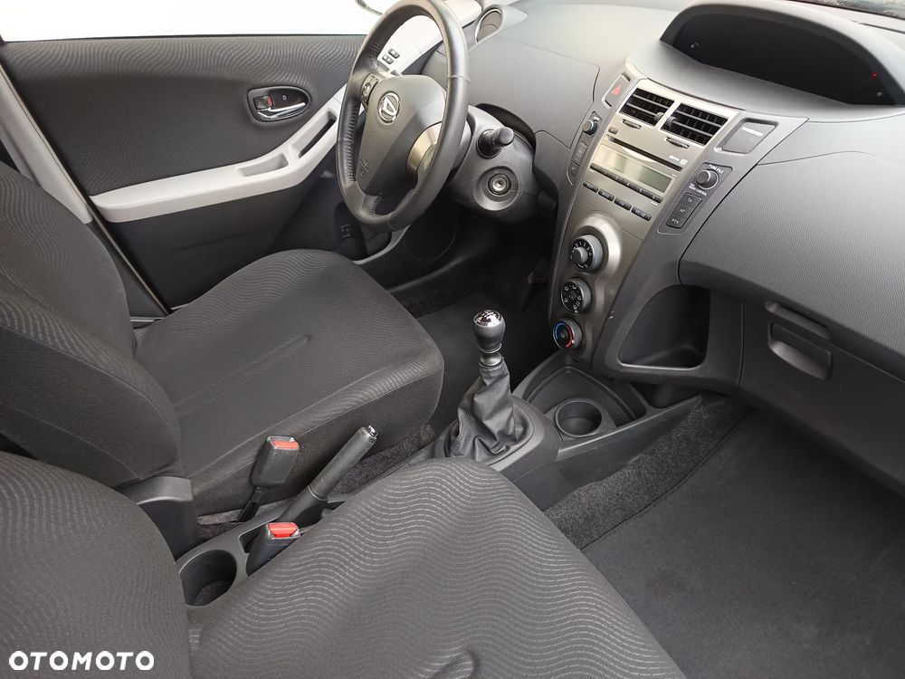 Toyota Yaris 1.33 VVT-i Comfort - 16