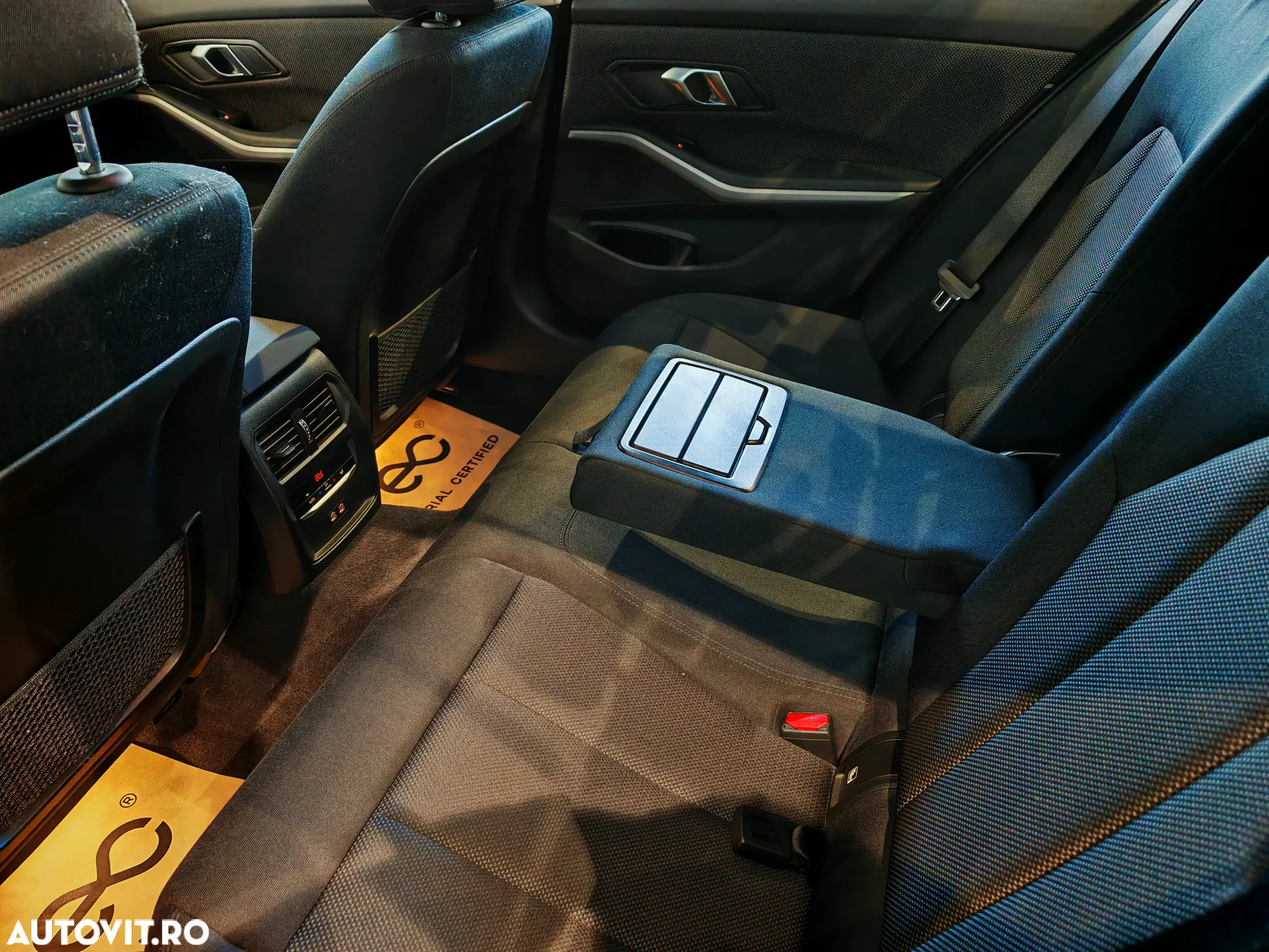 BMW Seria 3 318i AT - 14