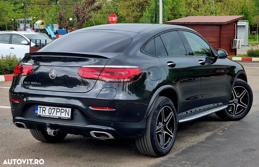 Mercedes-Benz GLC Coupe 300 4MATIC - 4
