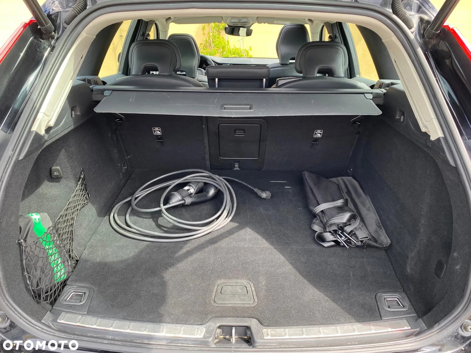 Volvo XC 60 T6 AWD Recharge Plus Dark - 14