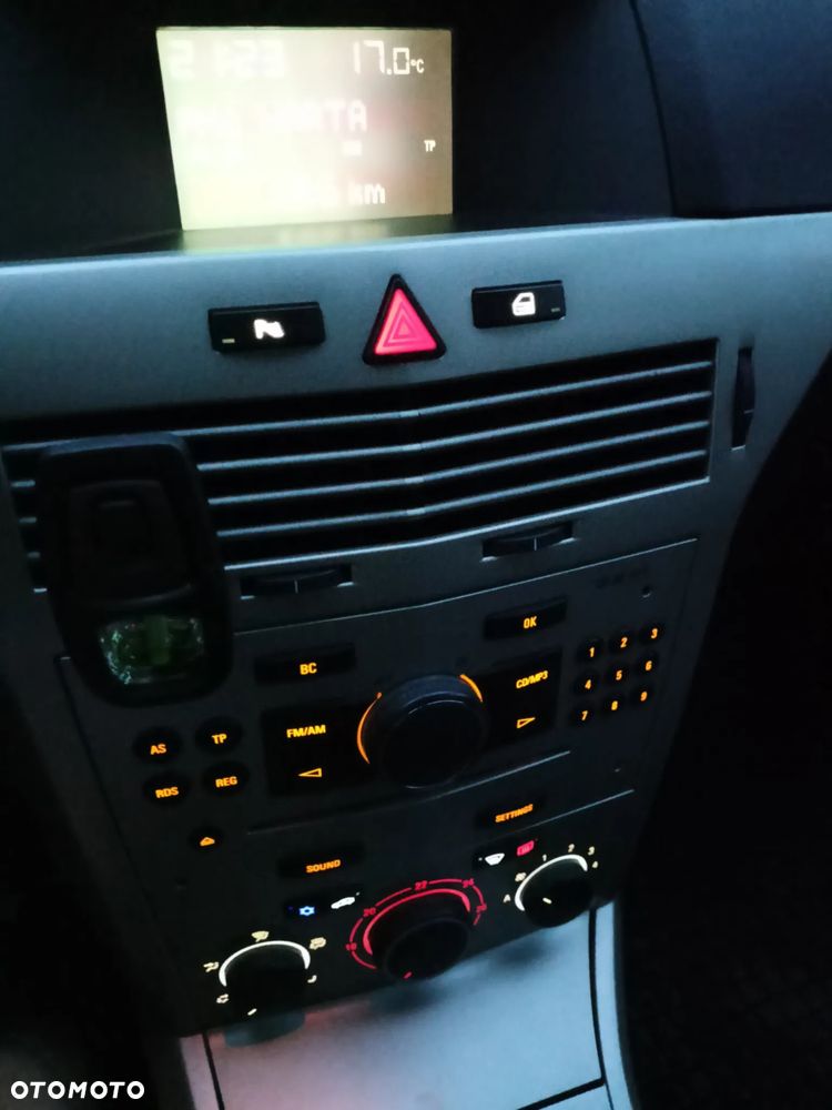 Opel Astra 1.8 Cosmo - 33