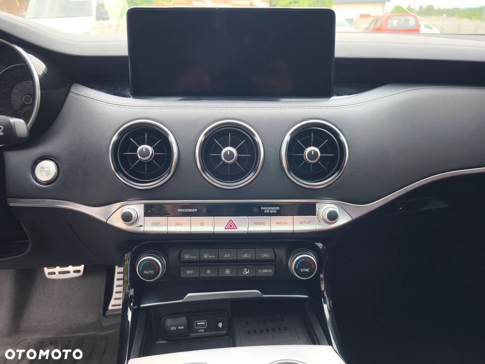 Kia Stinger 3.3 T-GDI AWD GT - 22