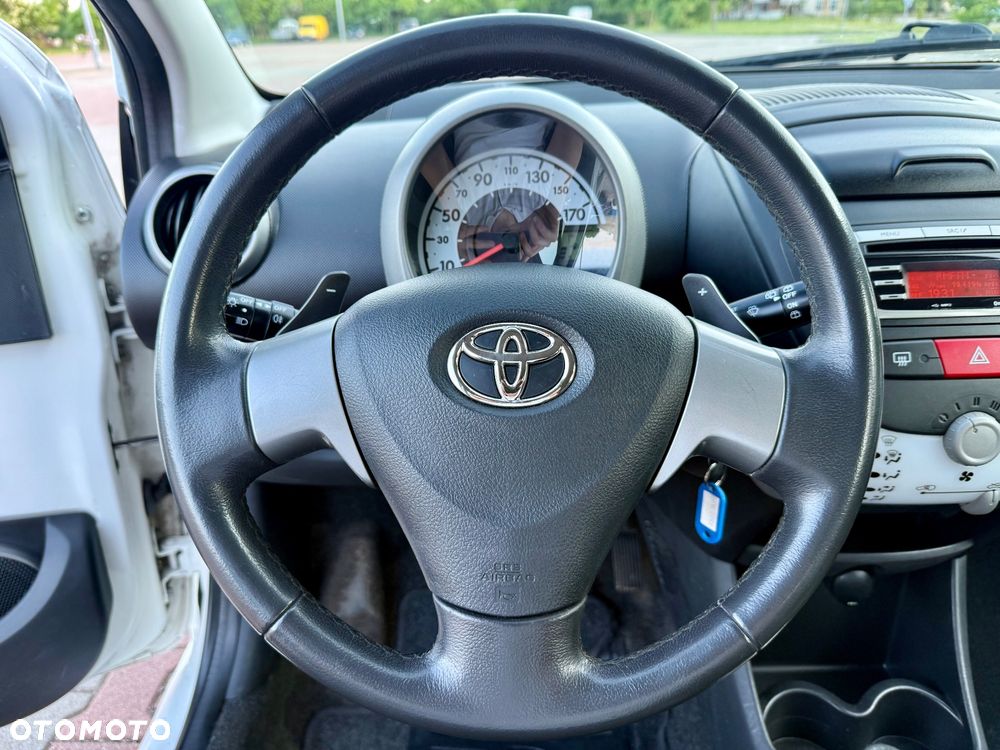 Toyota Aygo 1.0 VVT-i Sol EU5 MM - 26