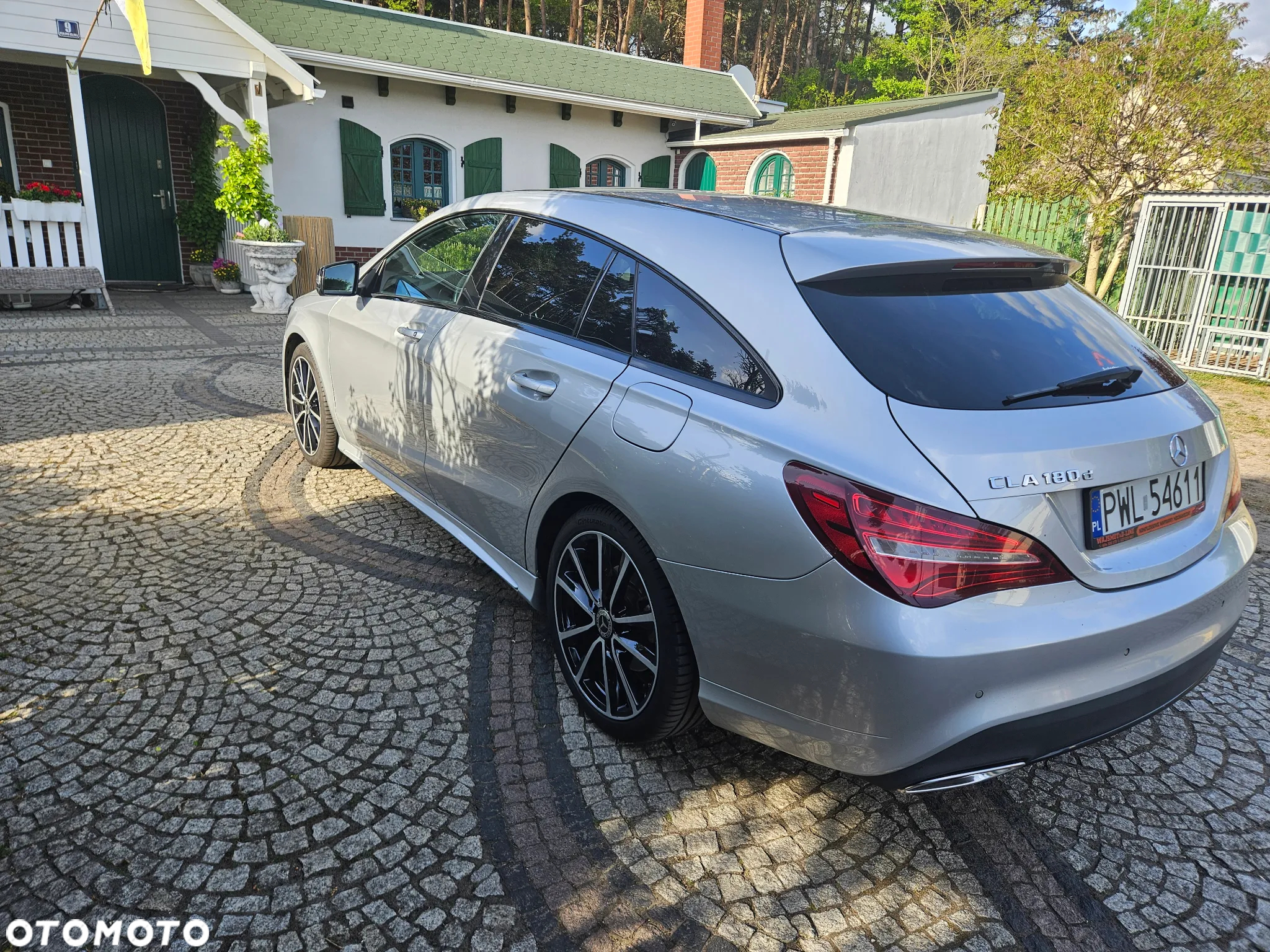 Mercedes-Benz CLA Shooting Brake 180 d 7G-DCT AMG Line - 4