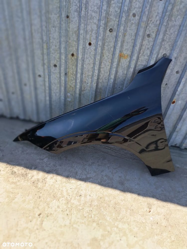 VOLVO XC60 II BŁOTNIK LEWY PRZÓD KOD LAKIERU 717 - 1