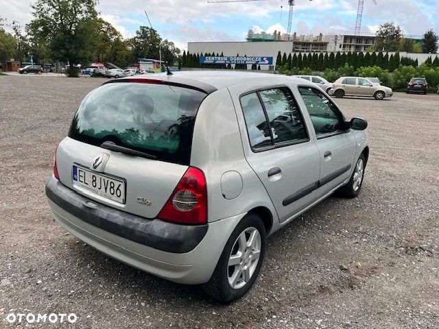 Renault Clio - 8