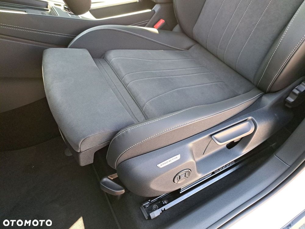 Volkswagen T-Roc 1.5 eTSI Style DSG - 20